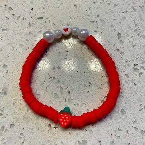 Strawberry shortcake essence is very much given off.💗🍓🍰